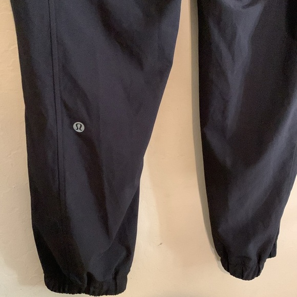 Lululemon Adapted State High-Rise Jogger *Airflow Size 8 - Picture 8 of 9